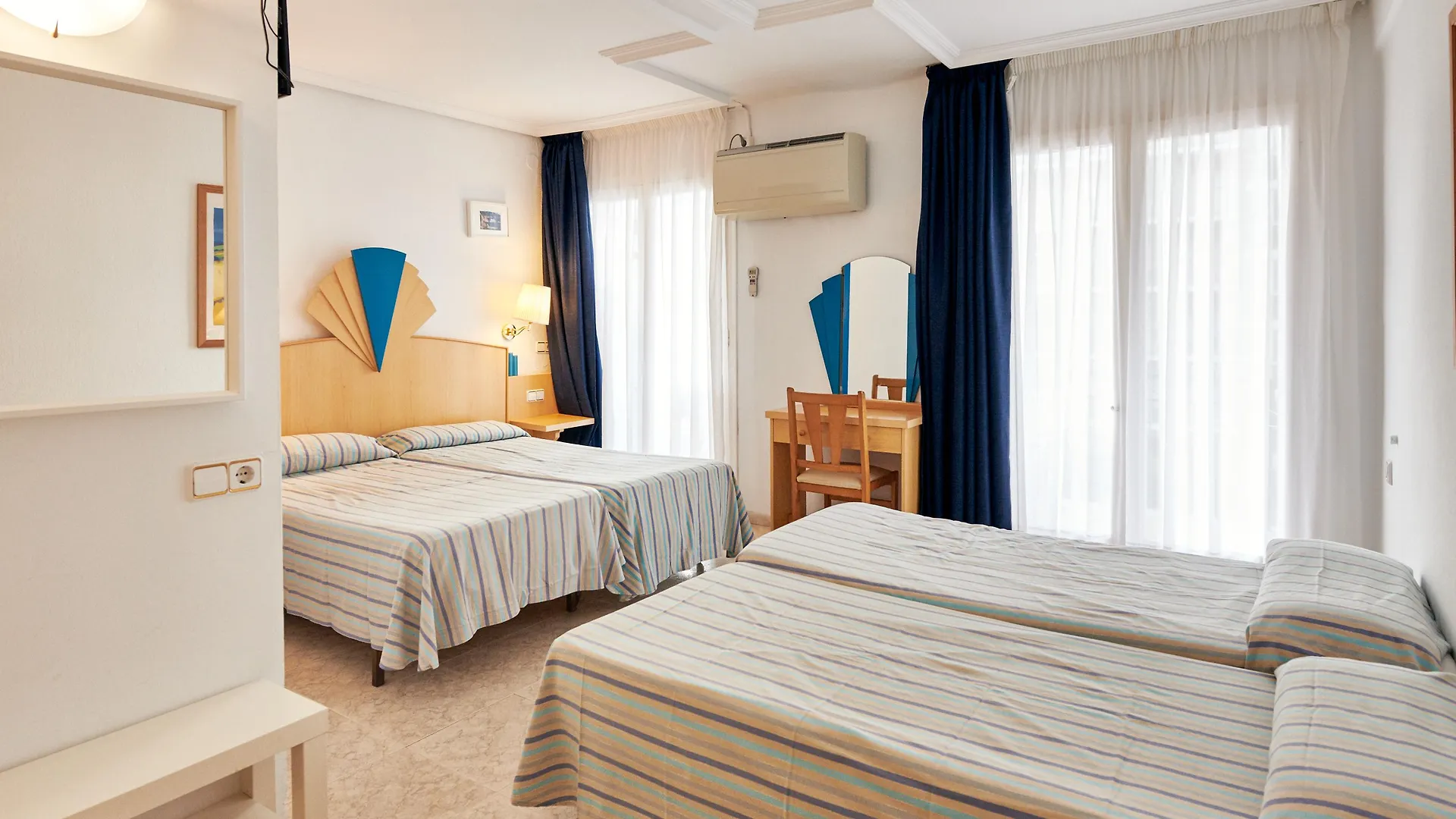Checkin Blanes Ξενοδοχείο